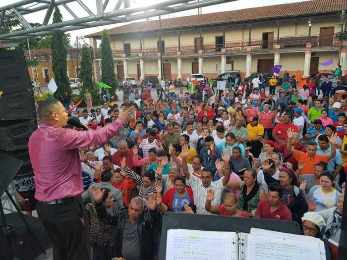 GUERREROS POR HONDURAS