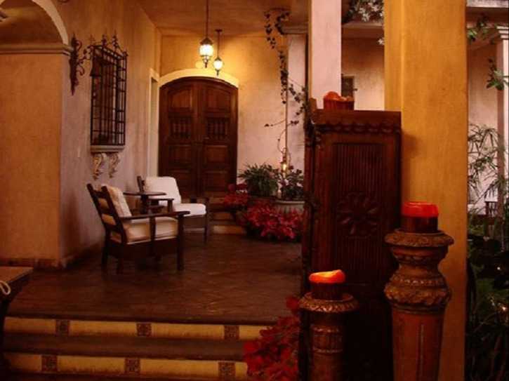 LA CASA ROSADA HOTEL